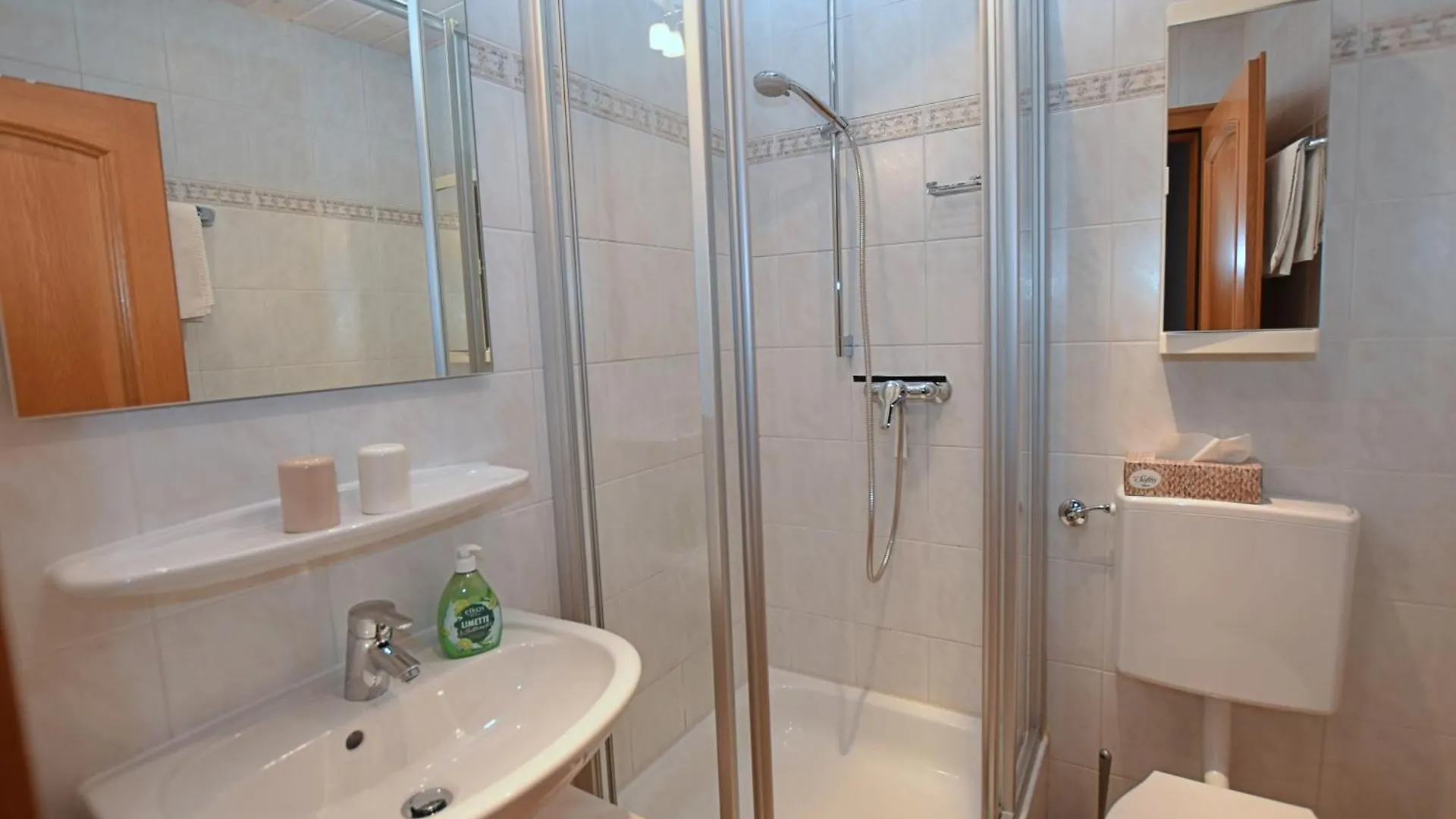 Apartment Gaestehaus Bergfrieden, Ferienwohnung Andrea Bad Bayersoien